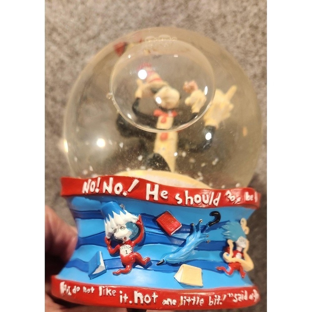 Vintage 2003 Dr Seuss Cat In The Hat Musical Waterball Snow Globe Kurt Adler - Picture 5 of 9